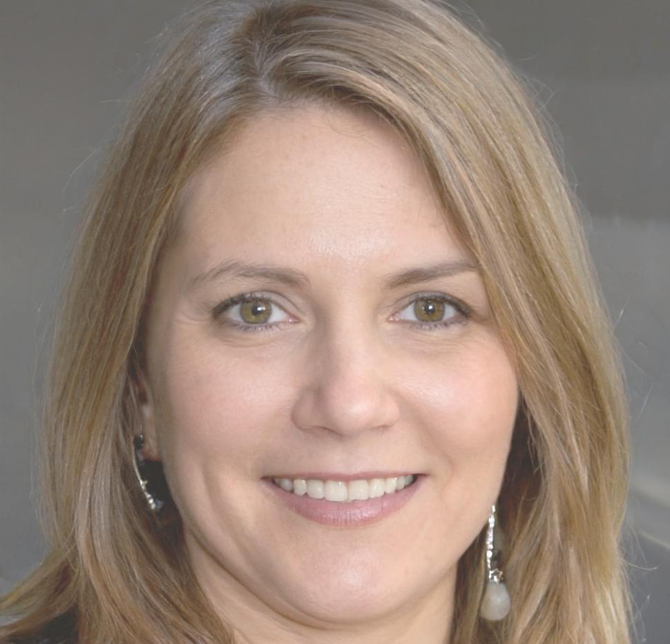 Directora de Educación Financiera lumorivanteq